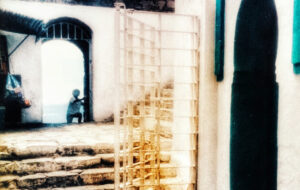 Les trois portes vers le ciel / three doors to heaven kleurenfoto (analoog) A4